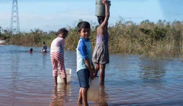 La realidad de las comunidades del Caribe nicaragüense con respecto al acceso al agua potable se agudizó con los paso de Eta y Iota. LA PRENSA / W. LÓPEZ
