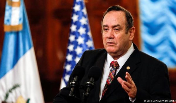 Presidente de Guatemala dice que no participará de Cumbre de las Américas