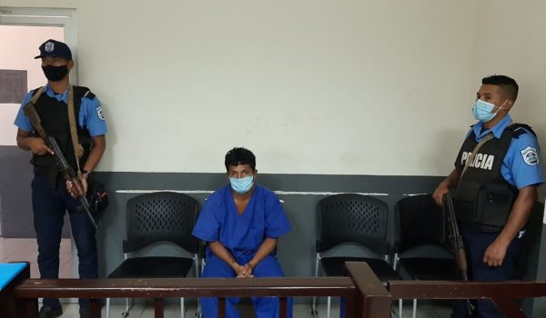 Hombre antes de matar a machetazos  a expareja la buscó  para rogarle que volvieran