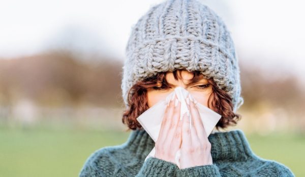 Coronavirus: estudio sugiere que «el resfriado común puede desalojar a la covid-19 de tu organismo»