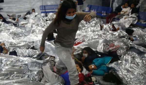 El récord de casi 19.000 menores no acompañados que llegaron en un mes a la frontera de Estados Unidos