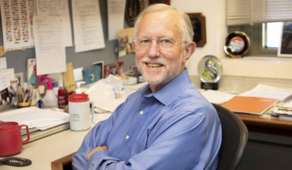 Coronavirus: «Brasil no se tomó la pandemia en serio y muchos murieron innecesariamente», dice Charles Rice, premio Nobel de Medicina de 2020