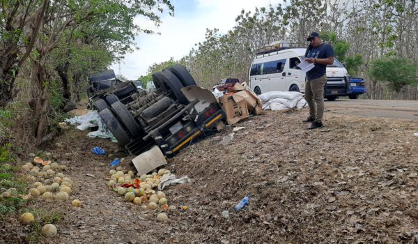 Un muerto y tres lesionados de un misma familia dejo un accidente en la carretera Managua- León. LA PRENSA/Ernesto García.