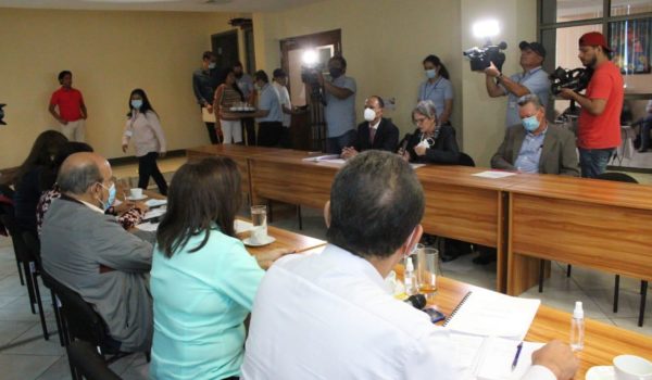 Kitty Monterrey: «Fuimos ante una comisión de mudos»