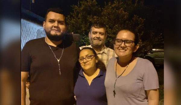 Policía allana casa de la familia de precandidata presidencial María Eugenia Alonso