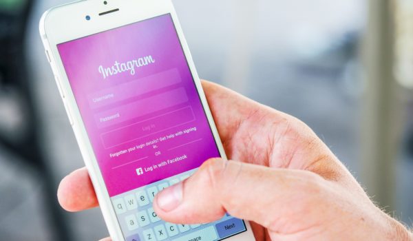 Facebook suspende su criticada versión de Instagram para menores