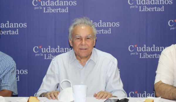 Noel Vidaurre avala a la Alianza Ciudadana, pero todavía valora su inscripción