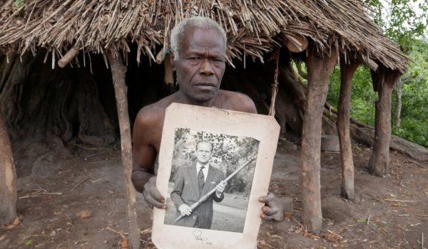 Príncipe Felipe: la tribu de Vanuatu que lamenta la muerte de su «dios»