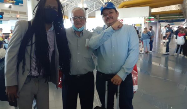 Precandidatos que viajaron a Miami extienden sus agendas y regresarán en fechas distintas