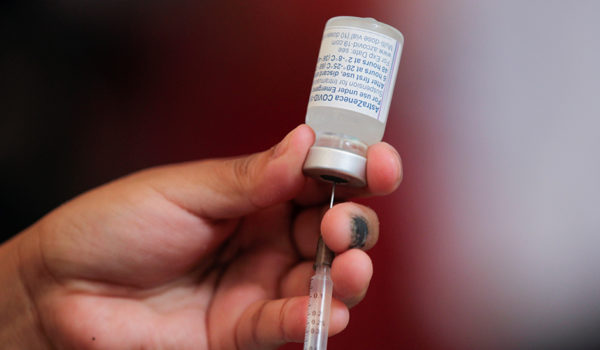 Vacunas contra la covid-19: qué pasó con los millones de dosis de AstraZeneca que México y Argentina prometieron producir en América Latina