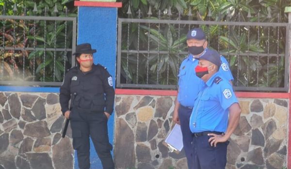 Asedio policial en Somoto interrumpe actividades laborales de opositores