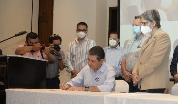 Juan Sebastián Chamorro se inscribe como precandidato a la Presidencia en la Alianza Ciudadana