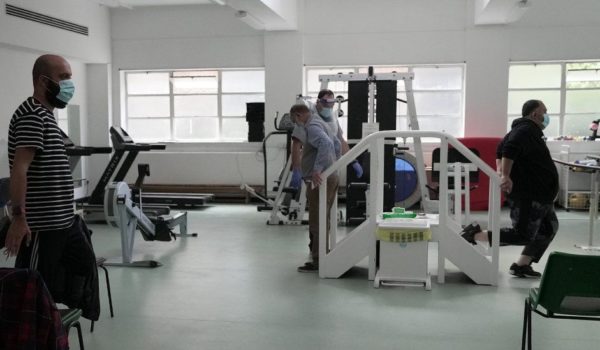 Coronavirus | «Niebla en el cerebro y un dolor punzante en las piernas»: dentro de una clínica de recuperación para pacientes con covid de larga duración