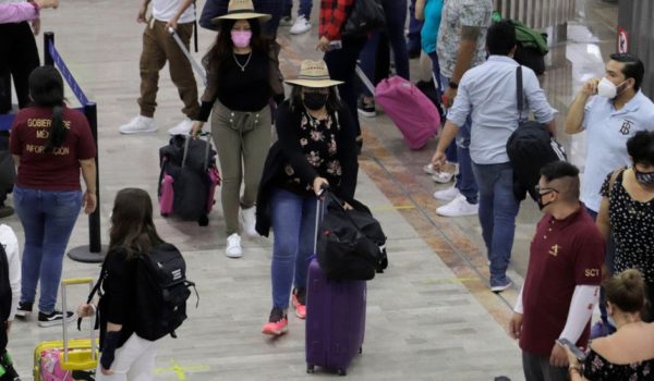 Vacunas contra la covid-19 | «Aquí fue muy fácil y en mi país es imposible»: los latinoamericanos que viajan a EE.UU. para vacunarse contra el coronavirus