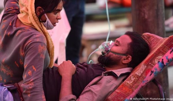 India recibe más ayuda internacional para enfrentar descontrol de contagios
