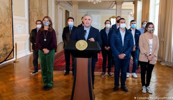 Duque pide retirar proyecto de reforma tributaria que provocó protestas en Colombia