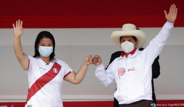Castillo y Keiko debaten a una semana de balotaje en Perú