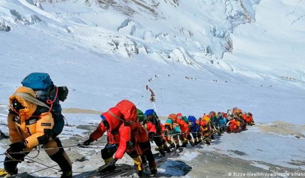 China cierra su vertiente del Everest por temor a COVID-19