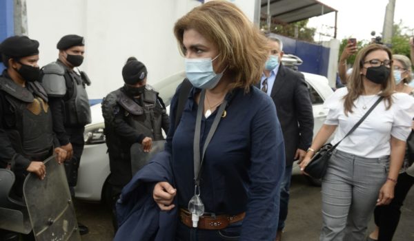 Fiscalía cometió arbitrariedades contra periodistas, aseguran abogados