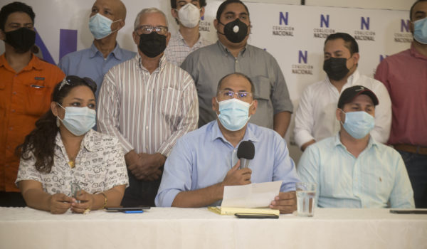 Representantes de la Coalición Nacional en conferencia de prensa. LA PRENSA/ W. LÓPEZ
