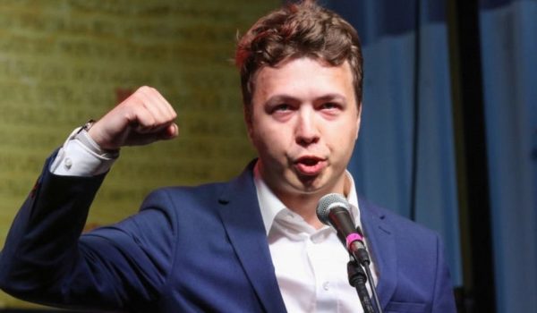 Quién es Roman Protasevich, el periodista disidente que Bielorrusia detuvo luego del «secuestro» de su vuelo