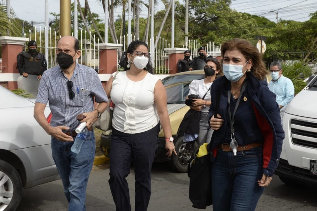 María Lilly Delgado, María Lourdes Arróliga y Guillermo Medrano. LA PRENSA / JADER FLORES