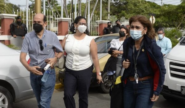 María Lilly Delgado, María Lourdes Arróliga y Guillermo Medrano. LA PRENSA / JADER FLORES