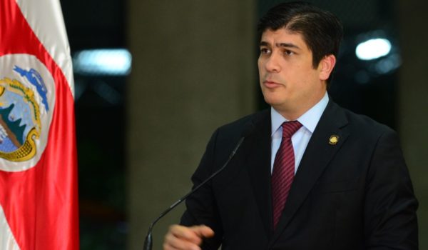 Costa Rica pone oficialmente en pausa el nombramiento de su embajadora en Nicaragua