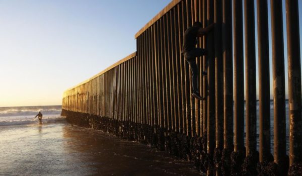 Cómo es la peligrosa ruta por el mar de los migrantes que buscan llegar a EE.UU. por el Pacífico