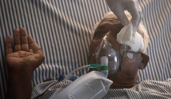 Hongo negro: por qué India tiene tantos casos de la rara infección de mucormicosis, la rara afección que sufren pacientes recuperados de covid-19