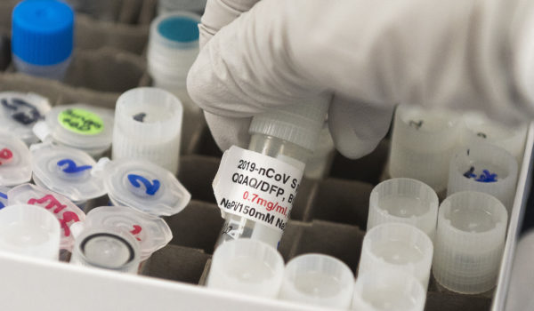 Novavax dice que su vacuna anticovid es efectiva en más de 90% contra Covid-19