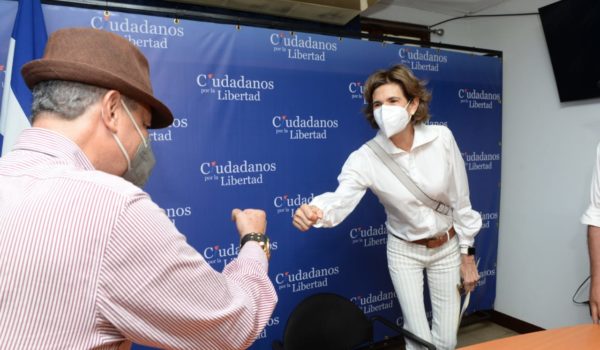 Alianza CxL suspende toda actividad relacionada al proceso de inscripción de precandidatos en solidaridad con Cristiana Chamorro