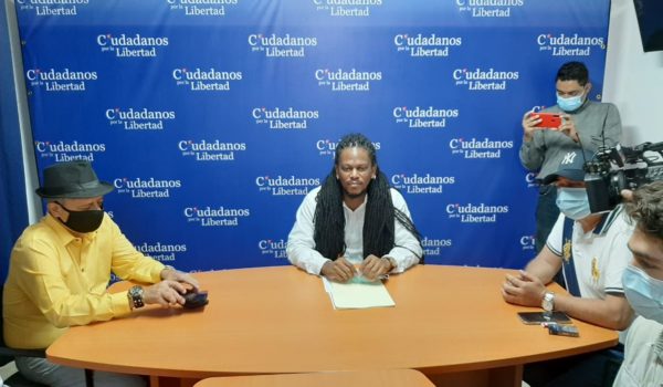 George Henríquez y María Eugenia Alonso oficializan su intención de inscribirse como precandidatos en la Alianza CxL