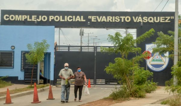 Aumenta angustia de familiares de detenidos, temen aislamiento de 90 días