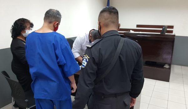 Hombre confiesa ante juez capitalino abuso sexual a su hijastra