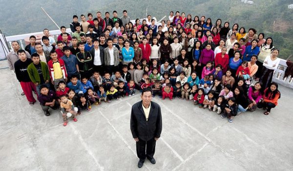 Muere el cabeza de la «familia más grande del mundo», que tenía 38 esposas y 89 hijos