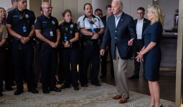 Joe Biden visita Florida tras el derrumbe de un edificio que deja al menos 18 muertos