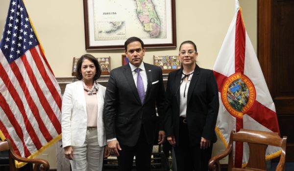 Esposas de Juan Sebastián Chamorro y Félix Maradiaga se reúnen con congresistas estadounidenses