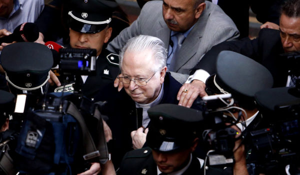 Chile: «Cómo escapé de Fernando Karadima, el cura que abusó de mí durante décadas»