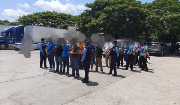 La Policía Nacional de Honduras, informó sobre la detención de 32 coyotes que pretendían trasladar a 149 nicaragüenses hacia EE.UU. LA PRENSA / TOMADA DE LA POLICÍA NACIONAL HONDURAS