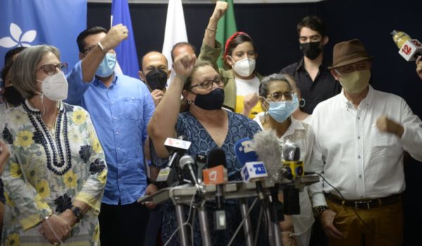 Padre del joven opositor, Lesther Alemán, ya de regreso en Estados Unidos