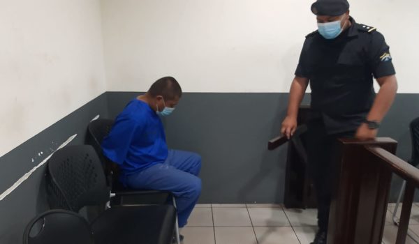 l sujeto enfrenta dos procesos judiciales, uno por abusar a su hija menor y otro por violar y asesinar a su hija mayor. LA PRENSA/Archivo