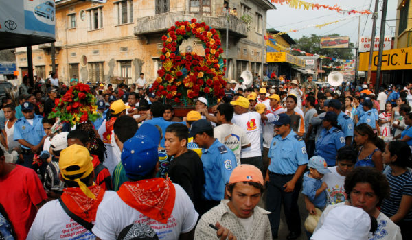 Los devotos que cambiaron sus formas de cumplir las promesas a Santo Domingo de Guzmán