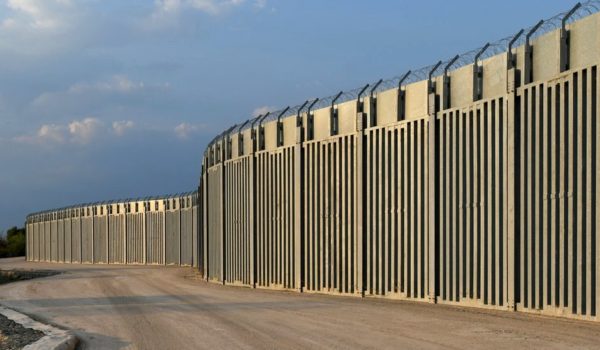 Crisis en Afganistán | La polémica valla que instaló Grecia ante la llegada de refugiados afganos