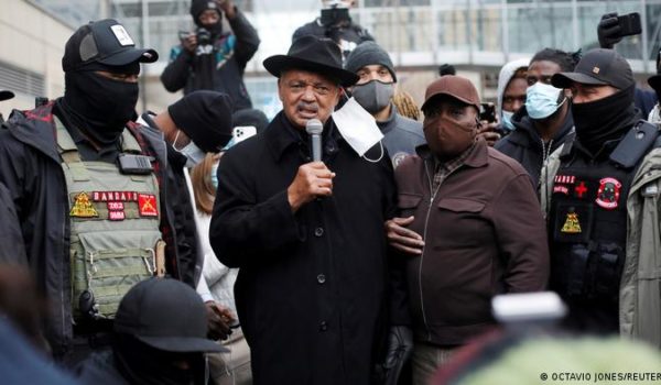 Hospitalizan por COVID-19 a Jesse Jackson, defensor de los derechos civiles
