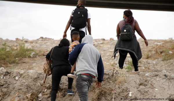 EE.UU. acelera expulsión de migrantes a México, denuncia ACNUR