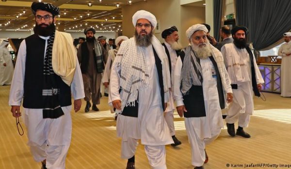 Banco Mundial congela entrega de fondos a talibanes afganos