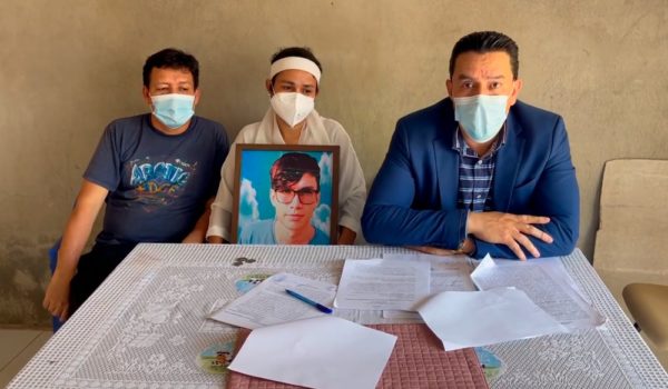 Freddy José Aburto y Carmen Betancourt, padres del universitario asesinado lograron que el Tribunal de Apelaciones de Granada ratificaran la cadena perpetua para Gabriel Díaz (derecha). LA PRENSA/Captura de video