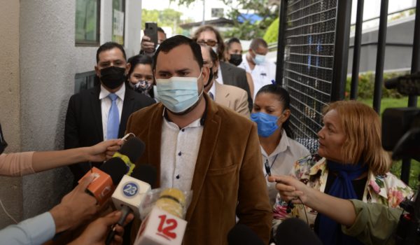 Candidato presidencial del Apre niega vínculos con el FSLN