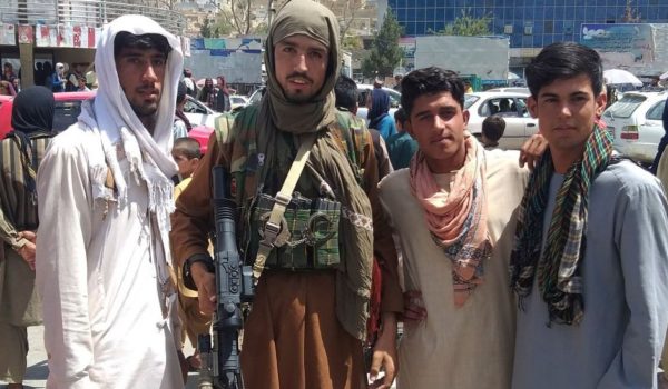 Afganistán: EE.UU. y Reino Unido envían tropas para evacuar a su personal ante el avance del Talibán